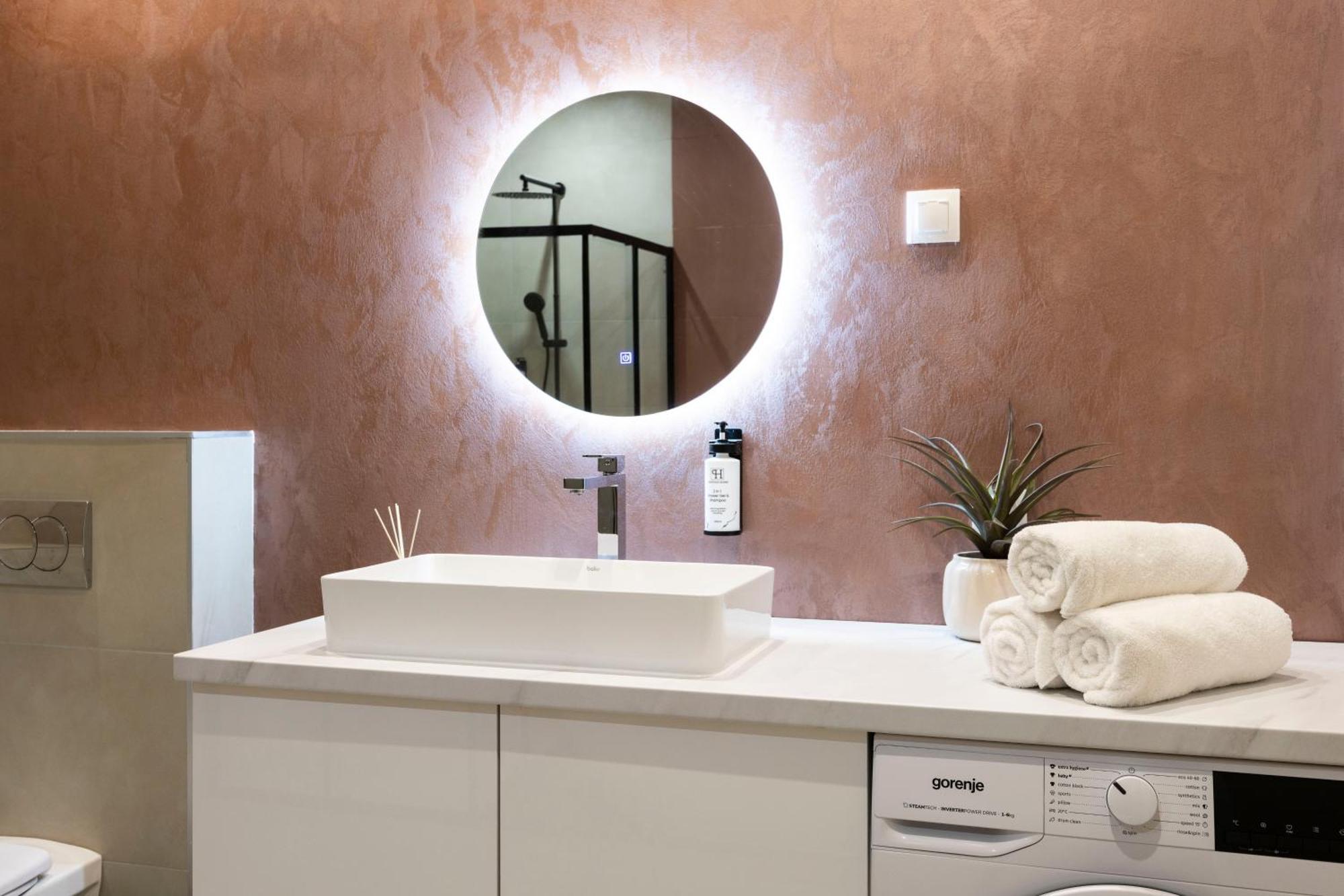 Exclusive Central 3Bedrm Stylish Residence By Prestige Homes Budapest Eksteriør billede