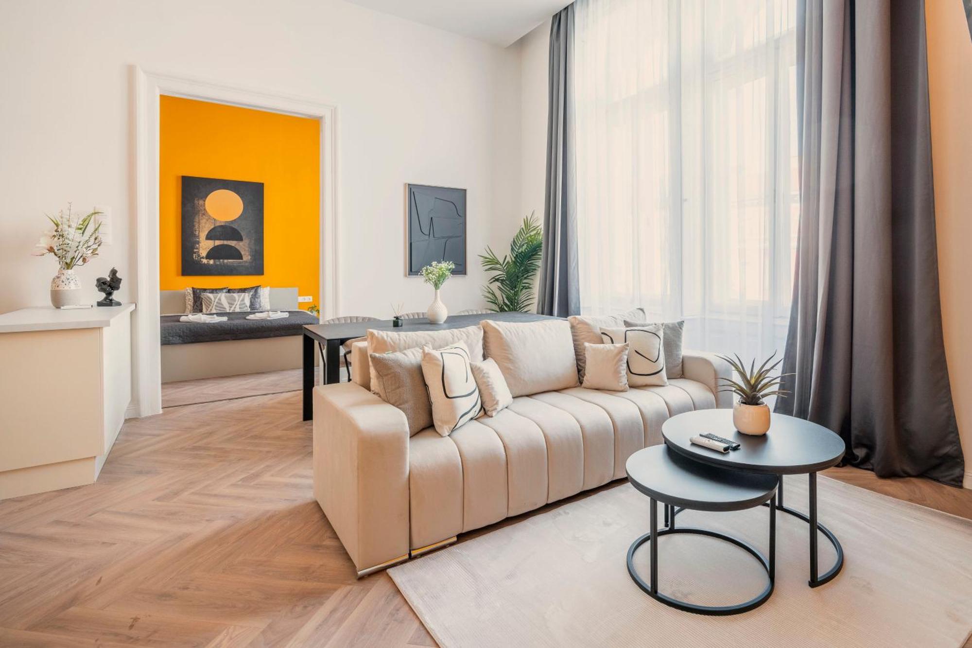 Exclusive Central 3Bedrm Stylish Residence By Prestige Homes Budapest Eksteriør billede