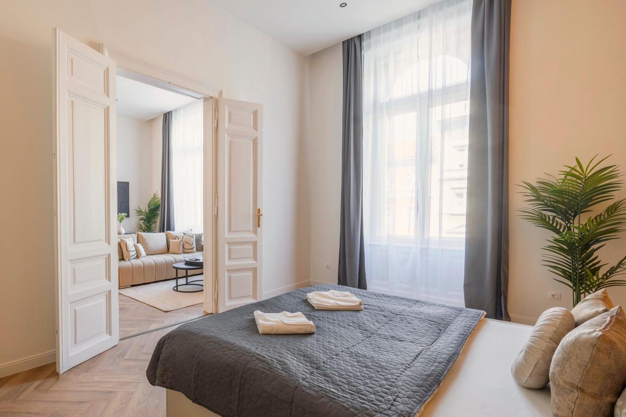 Exclusive Central 3Bedrm Stylish Residence By Prestige Homes Budapest Eksteriør billede