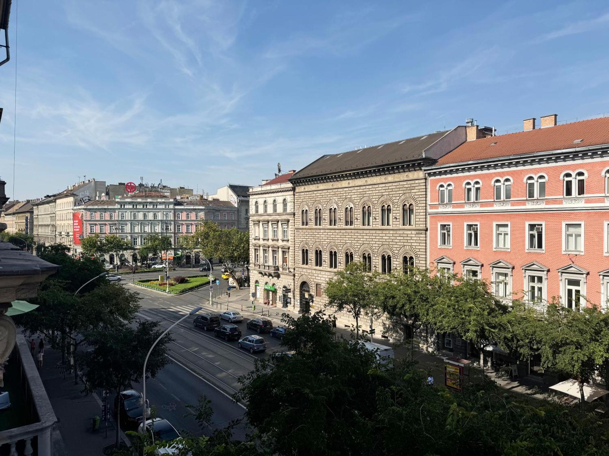 Exclusive Central 3Bedrm Stylish Residence By Prestige Homes Budapest Eksteriør billede