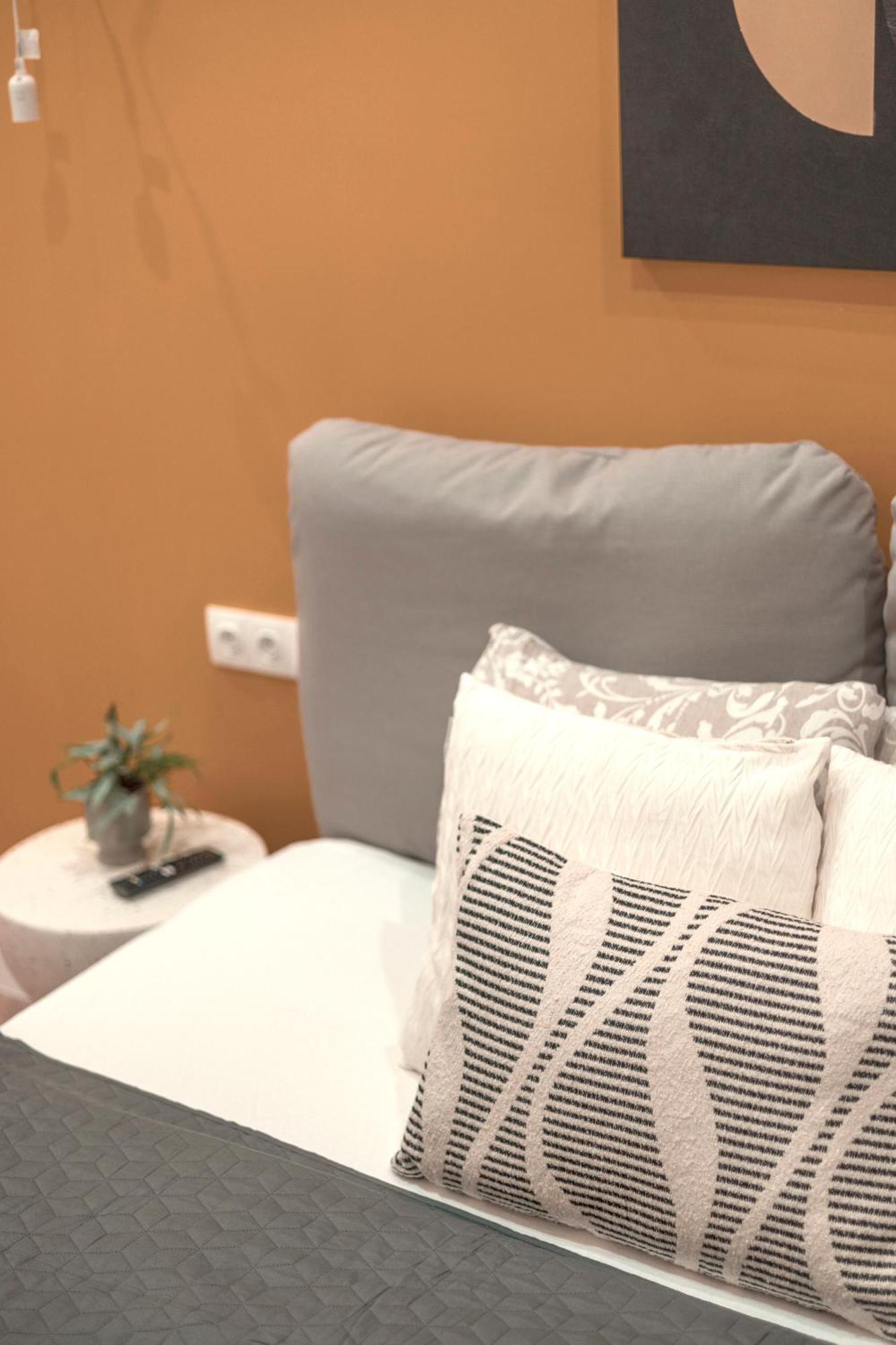 Exclusive Central 3Bedrm Stylish Residence By Prestige Homes Budapest Eksteriør billede